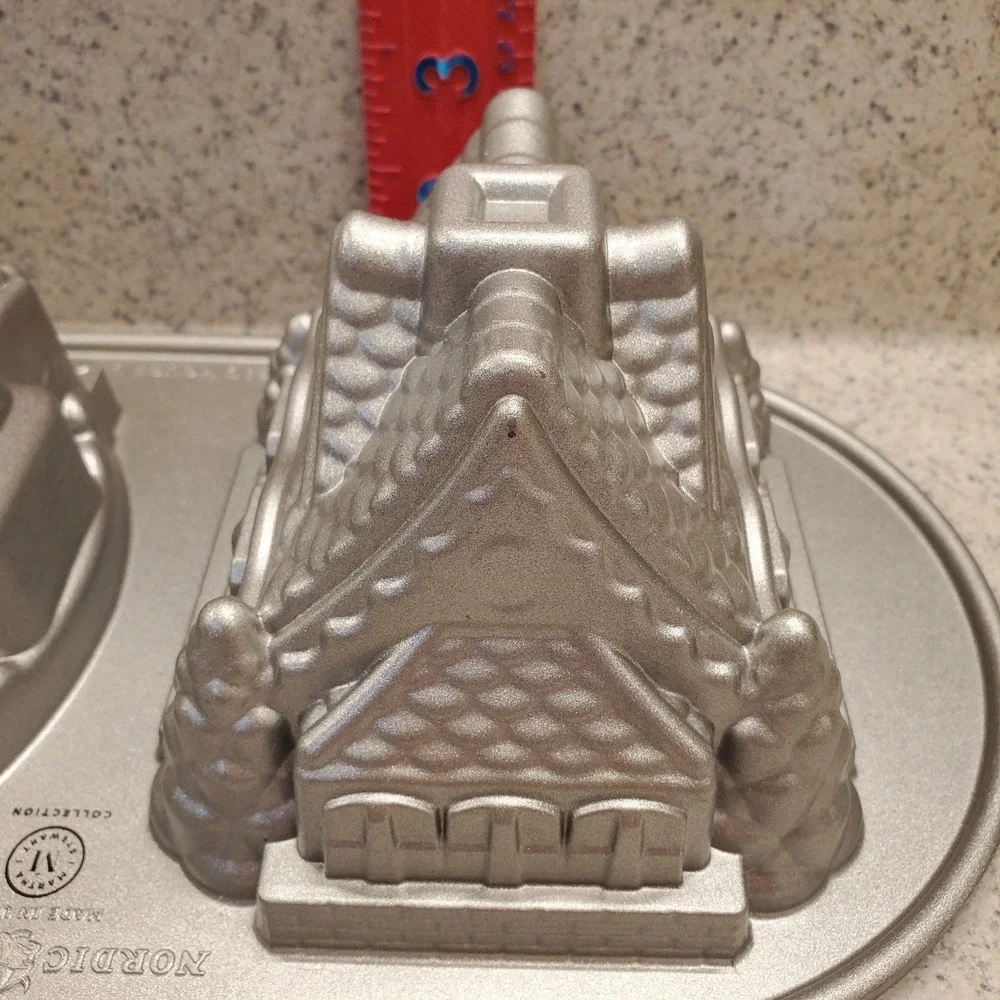 Nordic Ware Gingerbread House Cottage‎ Duet Baking Pan Mold No Collapsing Walls